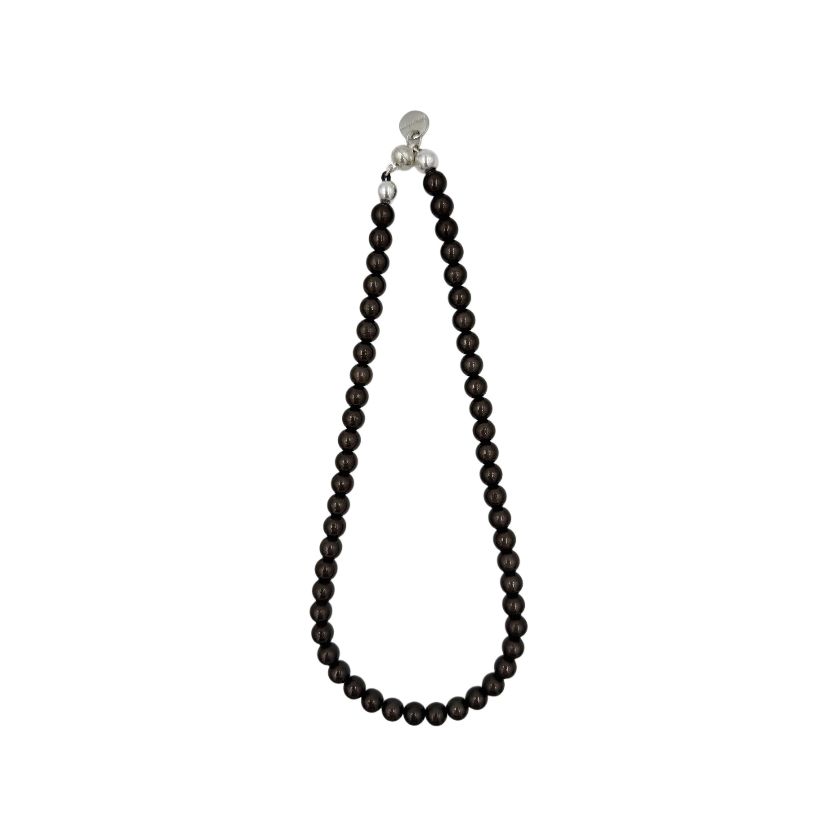 Perlenhalskette Black Night – Kurz mit Magnetverschluss