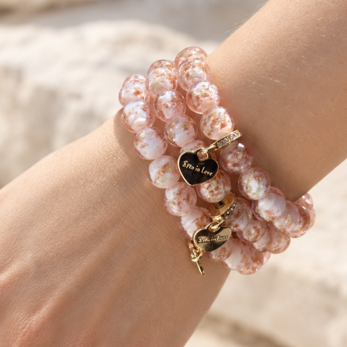 Perlenarmband-Set Vintage Rosa & Porzellan Rosa mit Herzanhängern – 10 mm