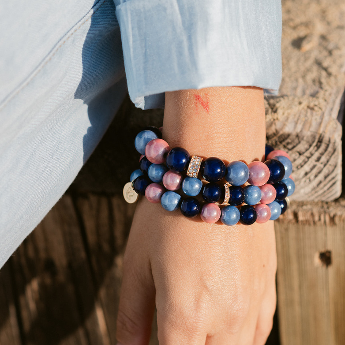Perlenarmband mit Charm Classic Blau & Rosa mit 3D Matt Glow Effekt 10mm