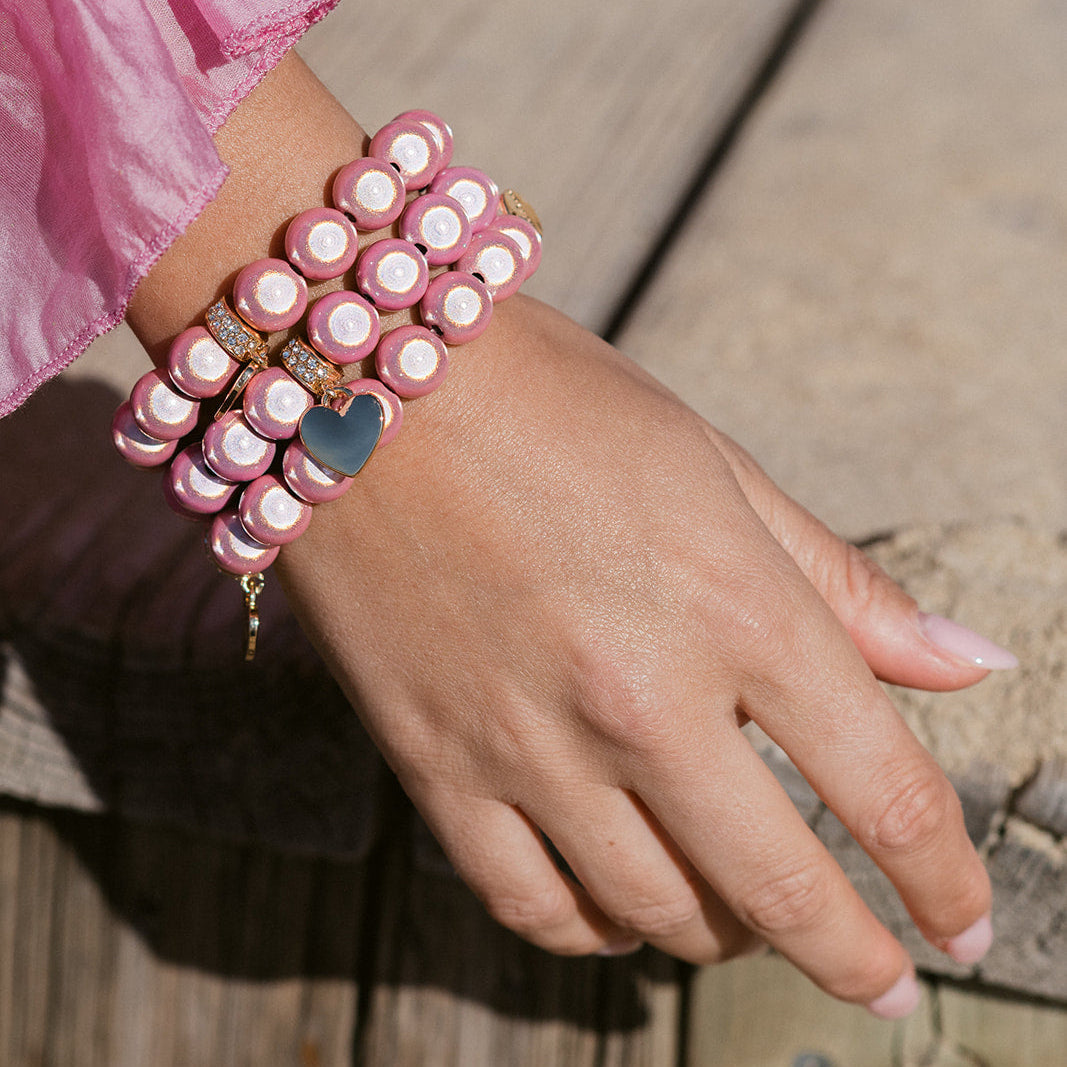 Perlenarmband mit Herzanhänger Statement Rosa mit 3D Matt Glow Effekt