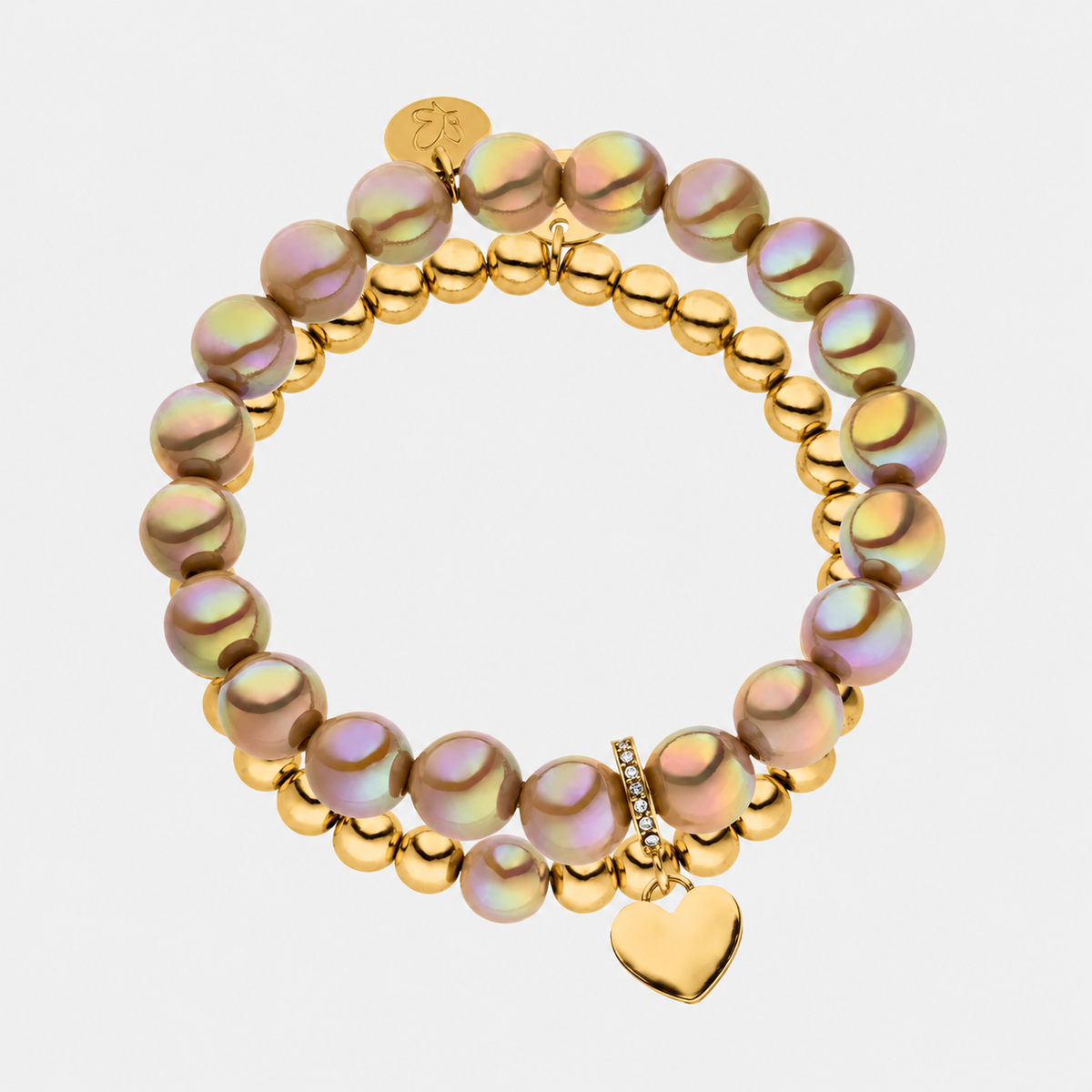Perlenarmband Set mit Herzanhänger Hellbraun - 3D Intensiv Glow Effekt & 14K Vergoldet – grauer Hintergrund