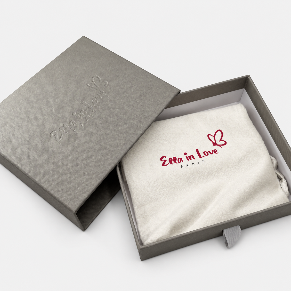 Geschenkverpackung – Produktansicht auf hellgrauem Hintergrund