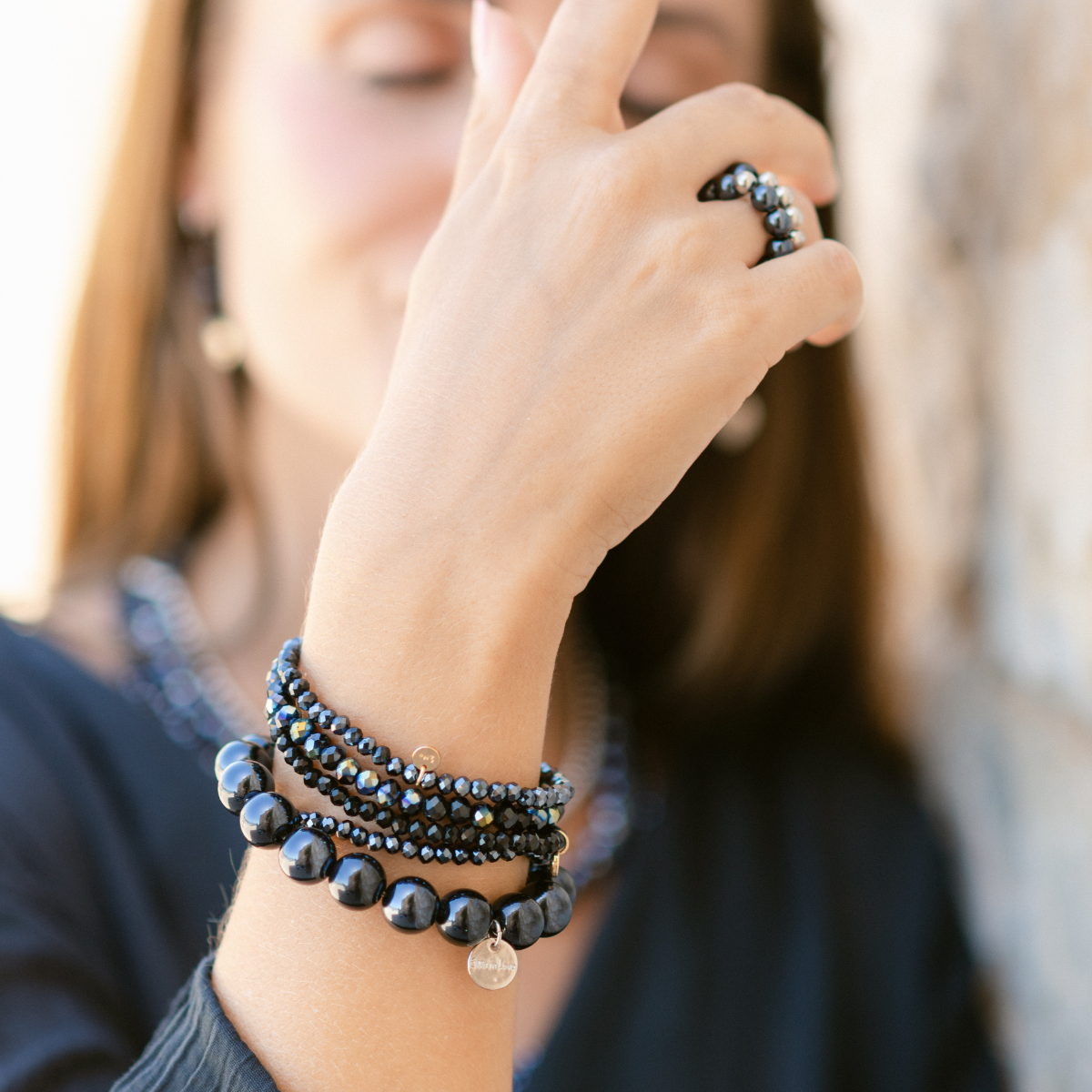 Perlenarmband-Set Schwarz mit Semi-Edelsteinen – 4-teilig & wasserfest