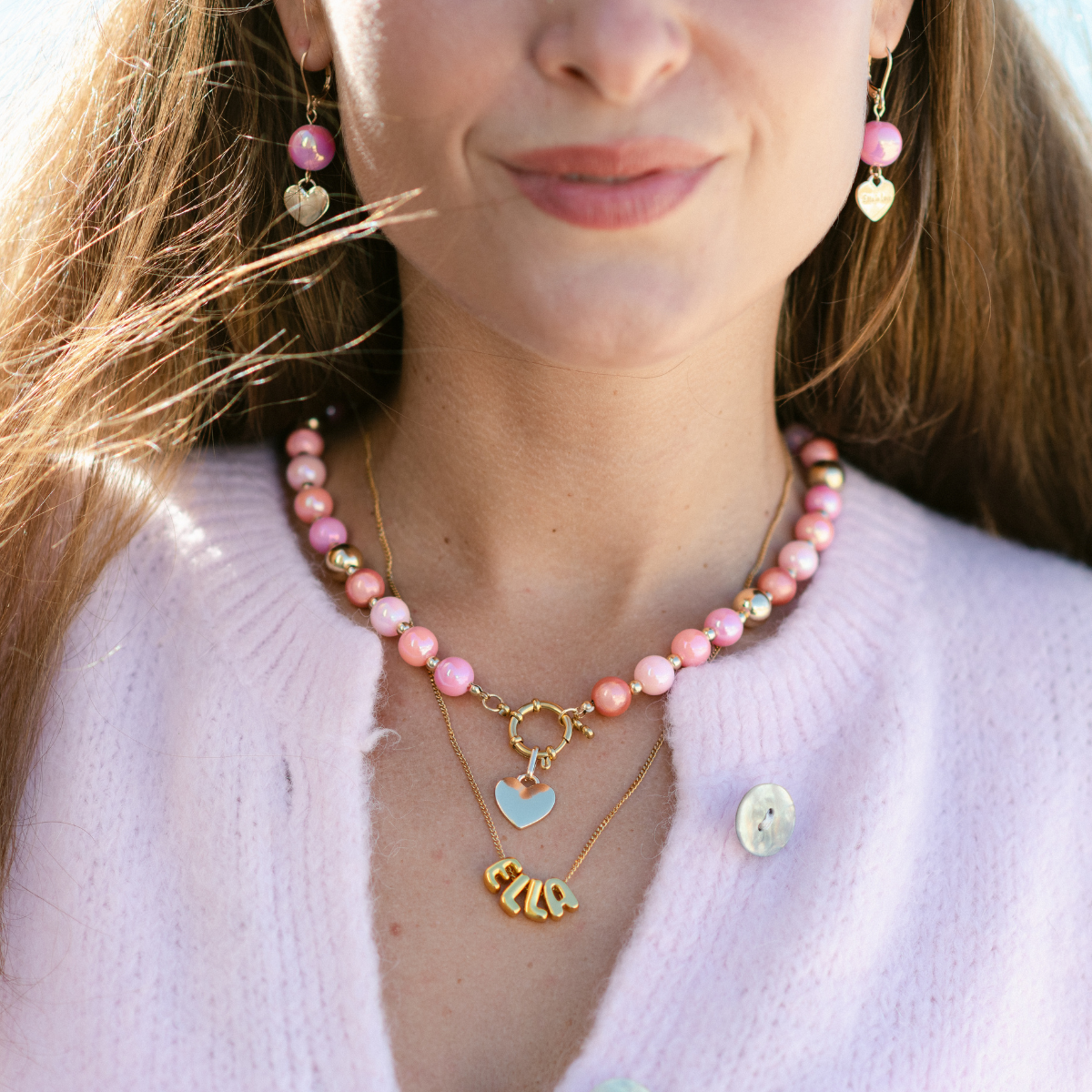 Perlenhalskette Rosa–Gold mit Herz-Charm – Perlenmix 10 mm