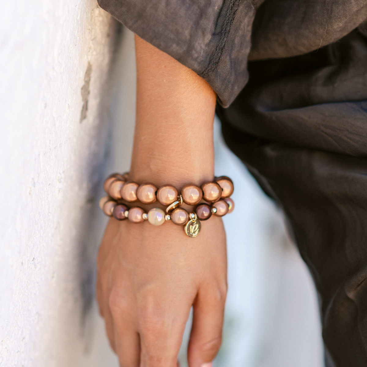 Perlenarmband Deluxe Multi Braun mit Zwischenperlen – Perlenmix 10mm