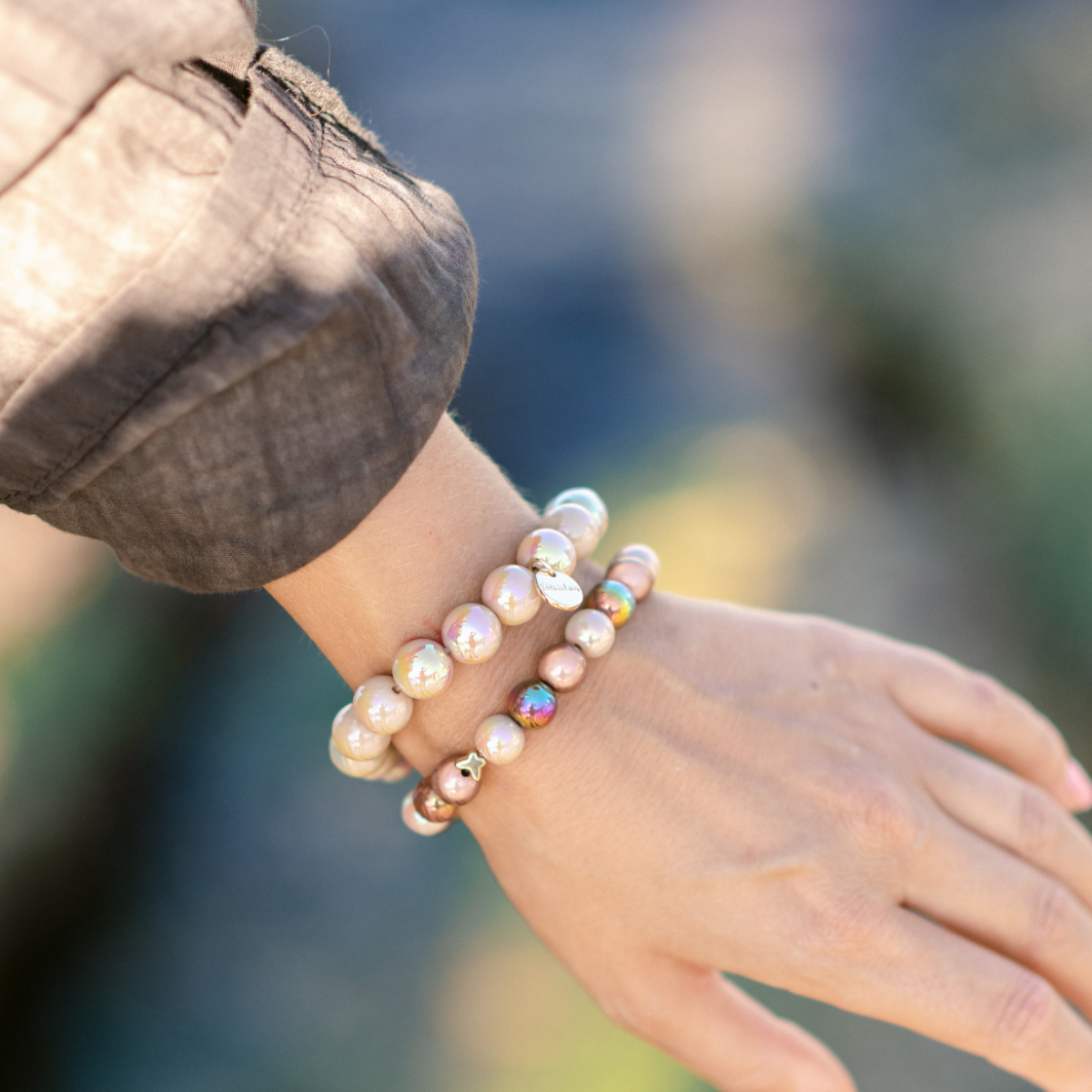 Perlenarmband-Set Braun–Hellbraun mit Schmetterling – Perlenmix 10 mm & 3D Intensiv Glow 12 mm