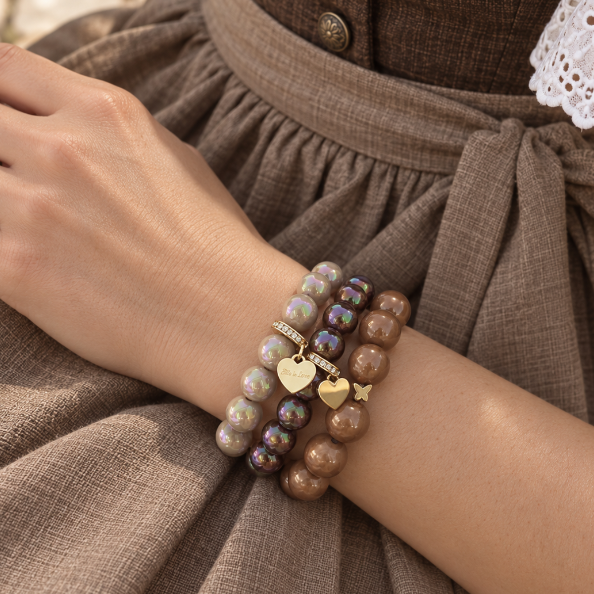 Statement-Armband-Set Braun mit Herzen – Trachtenliebe – 3-teilig, 10 & 12 mm