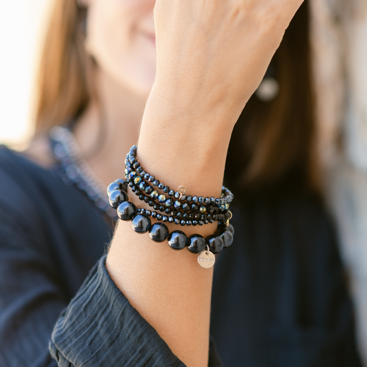 Perlenarmband-Set Schwarz–Silber mit Schmetterling – 3D Intensiv Glow 10 mm & versilbert 6 mm