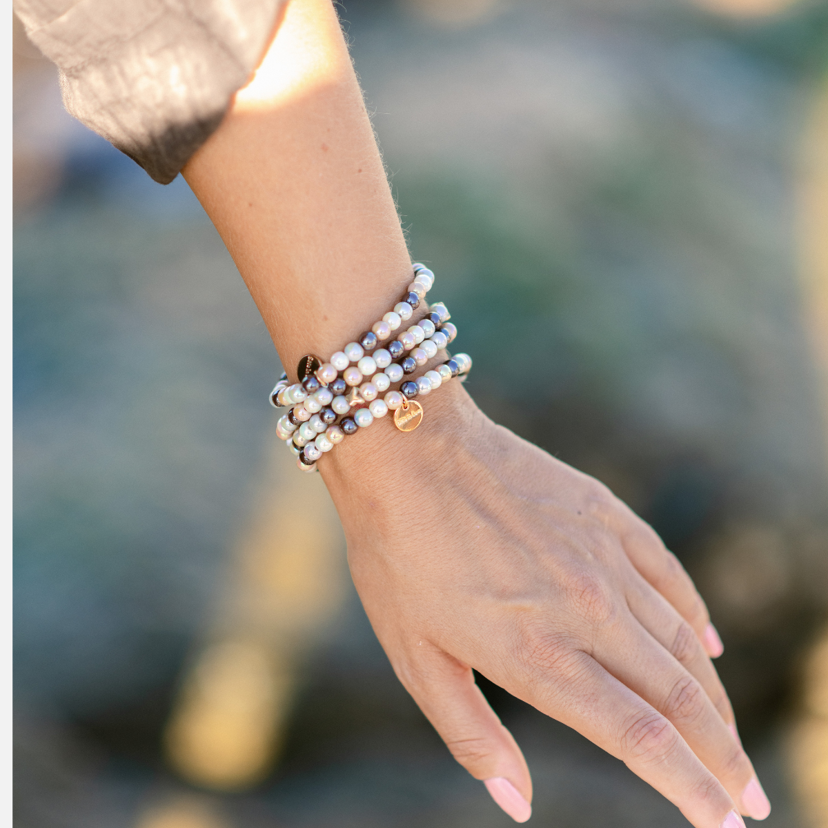 Perlenarmband Multi Braun mit Schmetterling – 3D Intensiv Glow 6mm