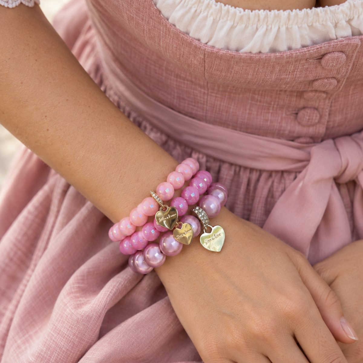 Statement-Armband-Set Rosa mit Herzen – Trachtenliebe – 3-teilig, 10 & 12 mm
