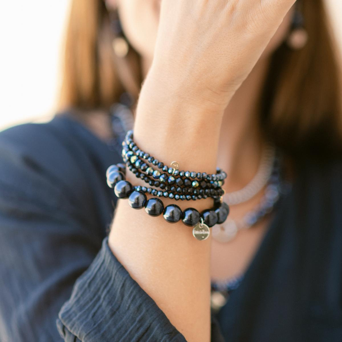 Perlenarmband-Set Schwarz mit Semi-Edelsteinen – 4-teilig & wasserfest