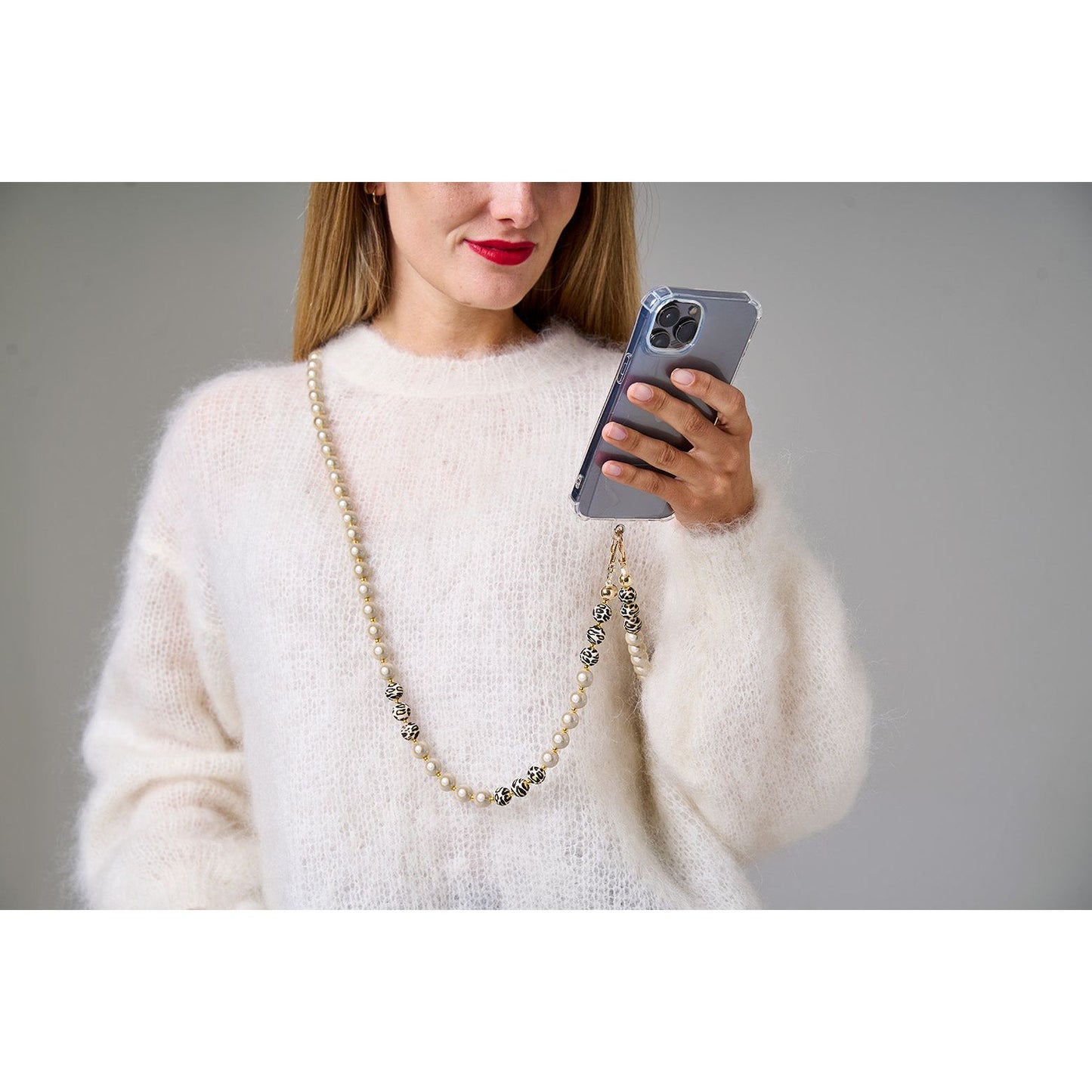 Handykette Champagner – LEO Edition s/w